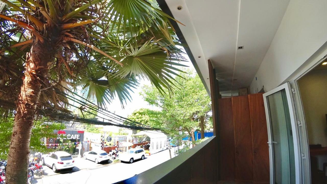 Hotel Records Phnom Penh Exteriör bild