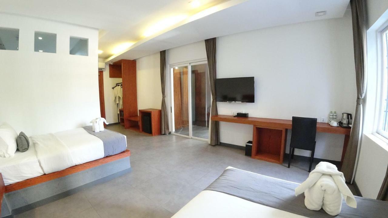 Hotel Records Phnom Penh Exteriör bild