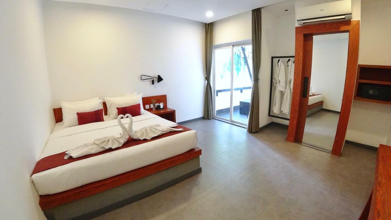 Hotel Records Phnom Penh Exteriör bild