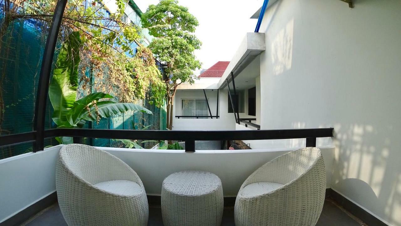 Hotel Records Phnom Penh Exteriör bild