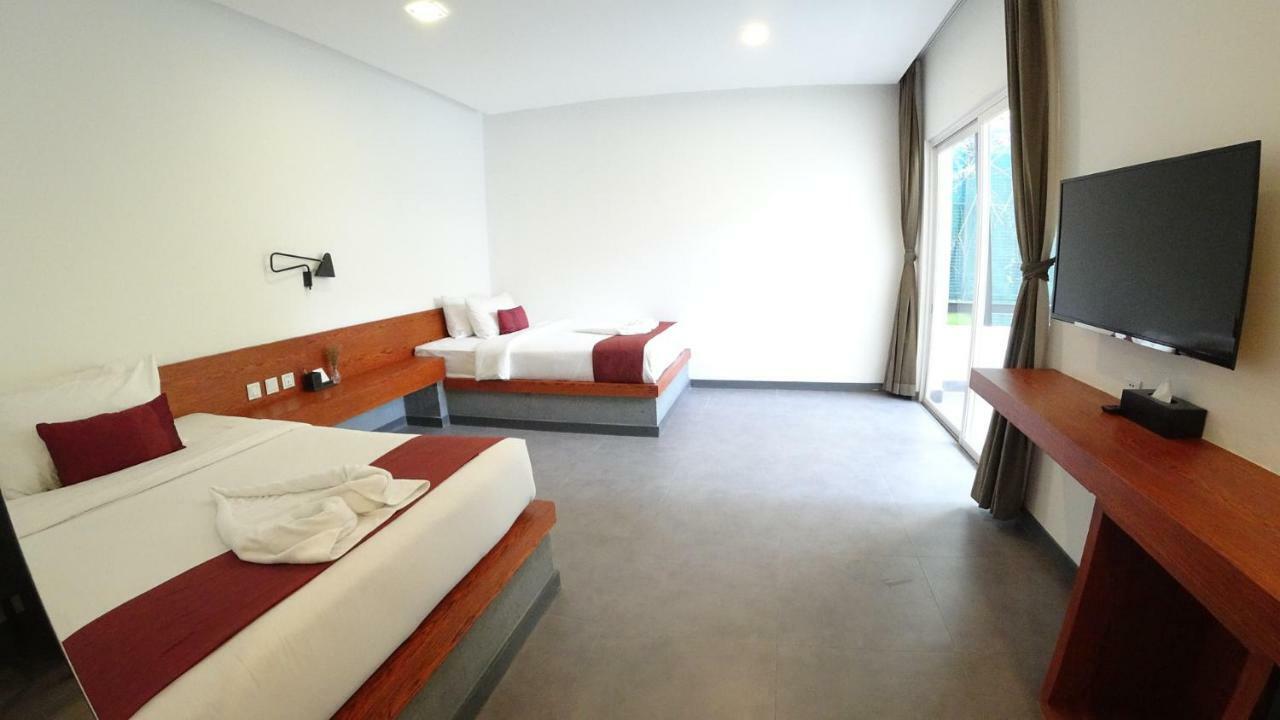 Hotel Records Phnom Penh Exteriör bild