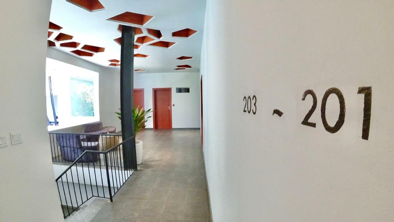 Hotel Records Phnom Penh Exteriör bild